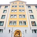 Rialto Aparthotel 4*